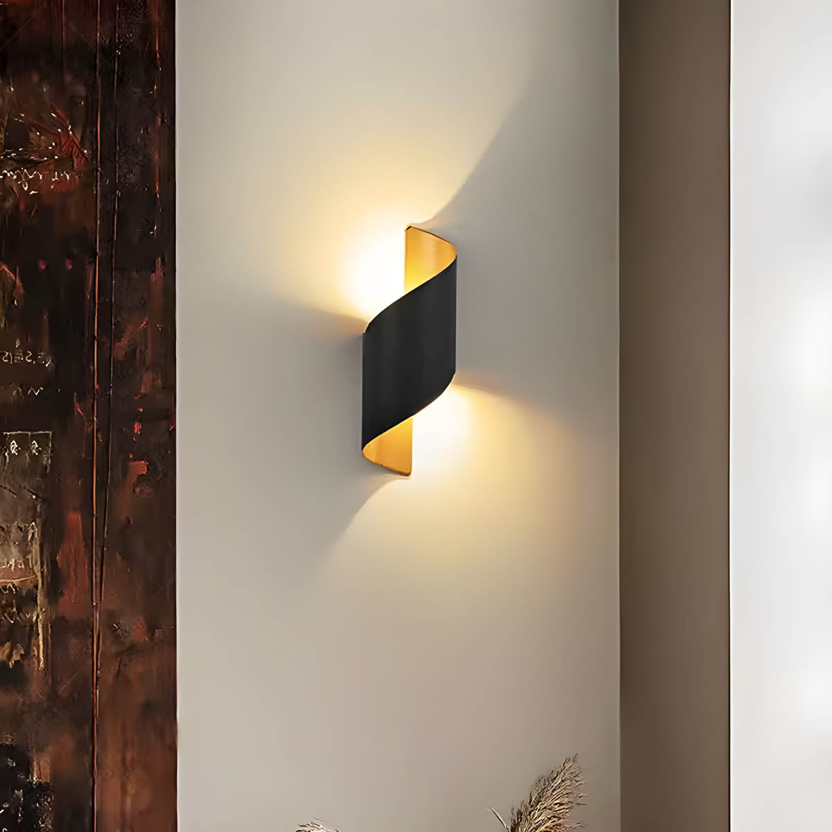 VAYRA Waterproof Outdoor Wall Light with Curved Design | Aluminium LED Light for Indoor and Outdoor | IP65 - Styyler