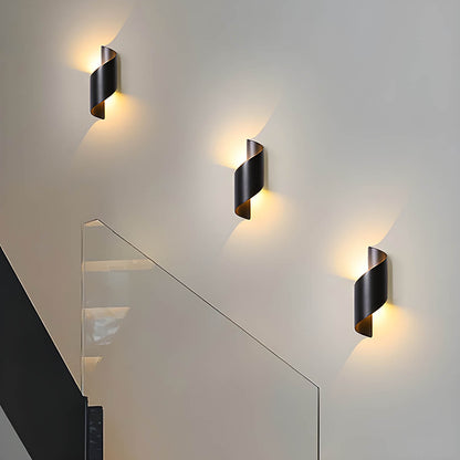 VAYRA Waterproof Outdoor Wall Light with Curved Design | Aluminium LED Light for Indoor and Outdoor | IP65 - Styyler