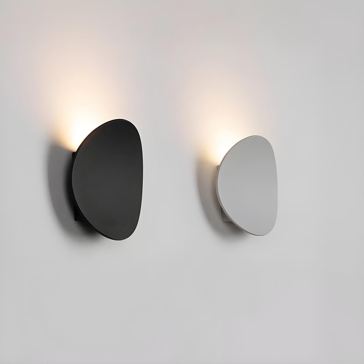 DUSK Minimalist Wall Light Sconce in Aluminum with Warm White LED Illumination - Styyler