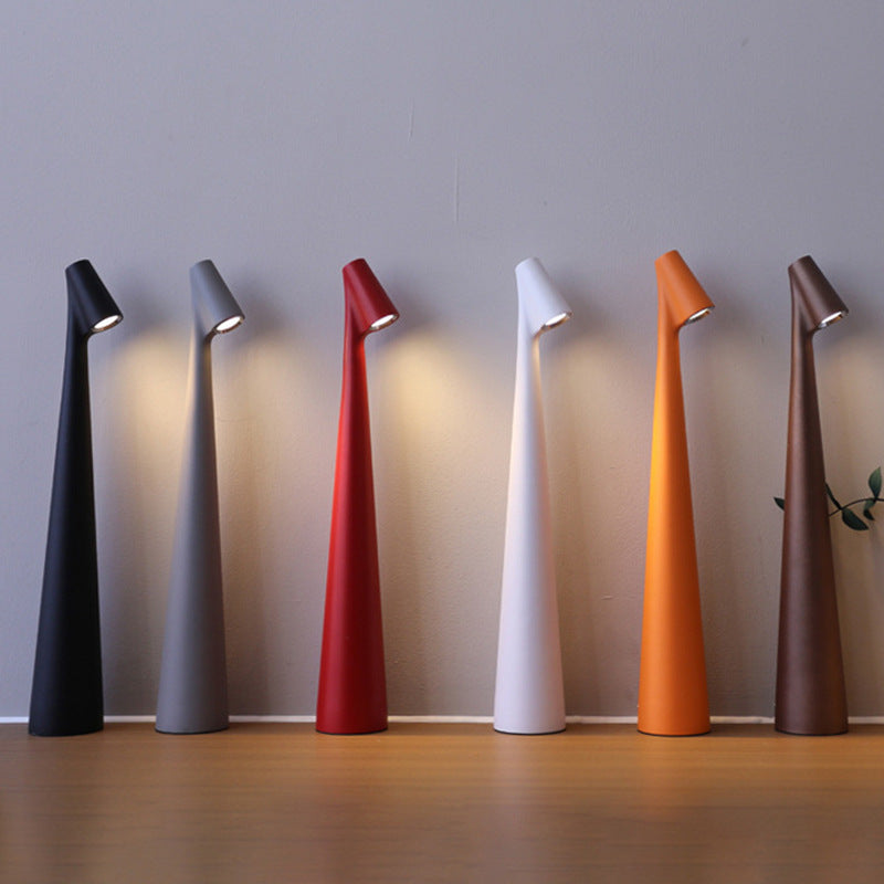 Lynt LED Table Lamp - Minimalist Sculptural Design