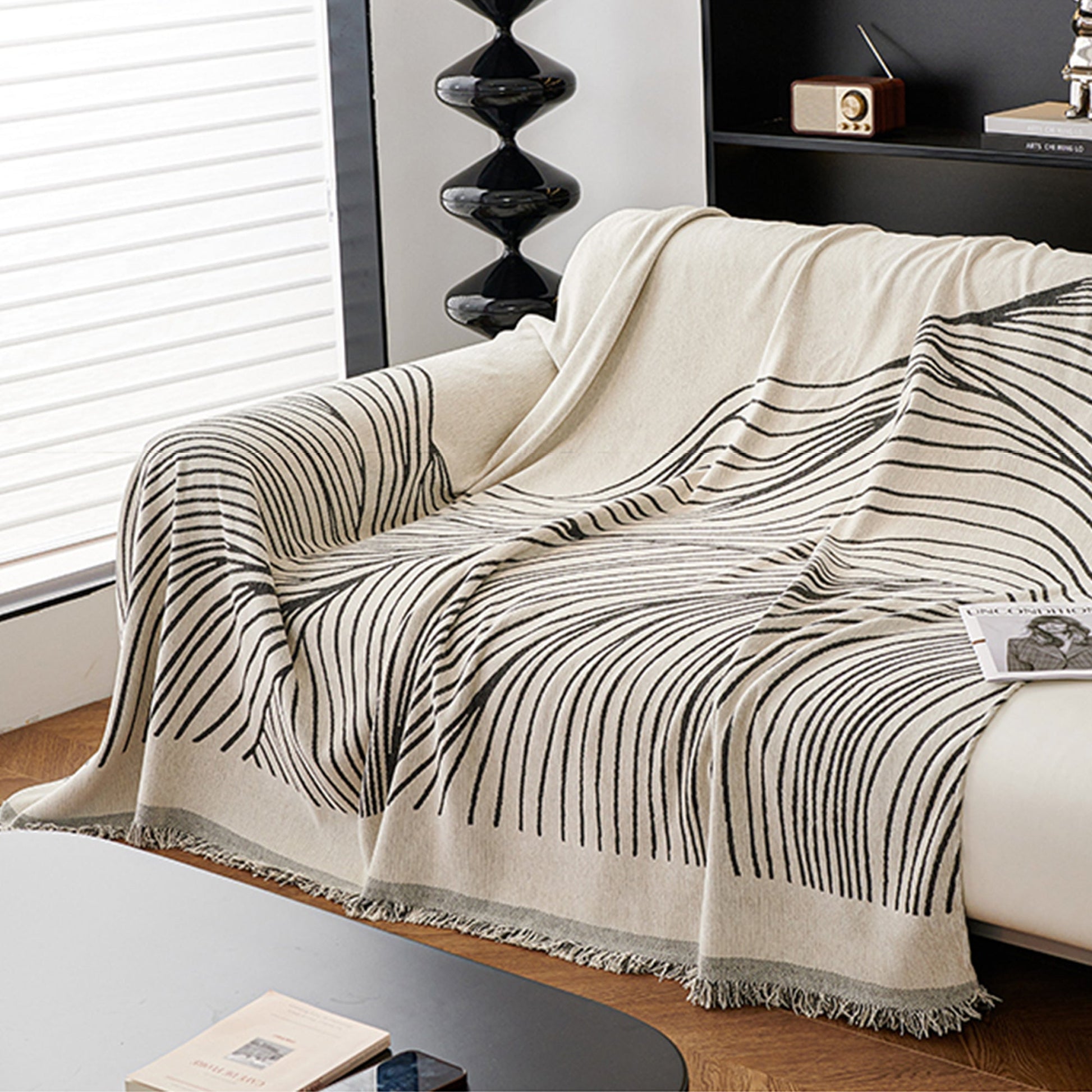 Reversible Jacquard Sofa Cover – Soft, Durable, Pet-Friendly Slipcover for Dogs and Children, Machine Washable 2