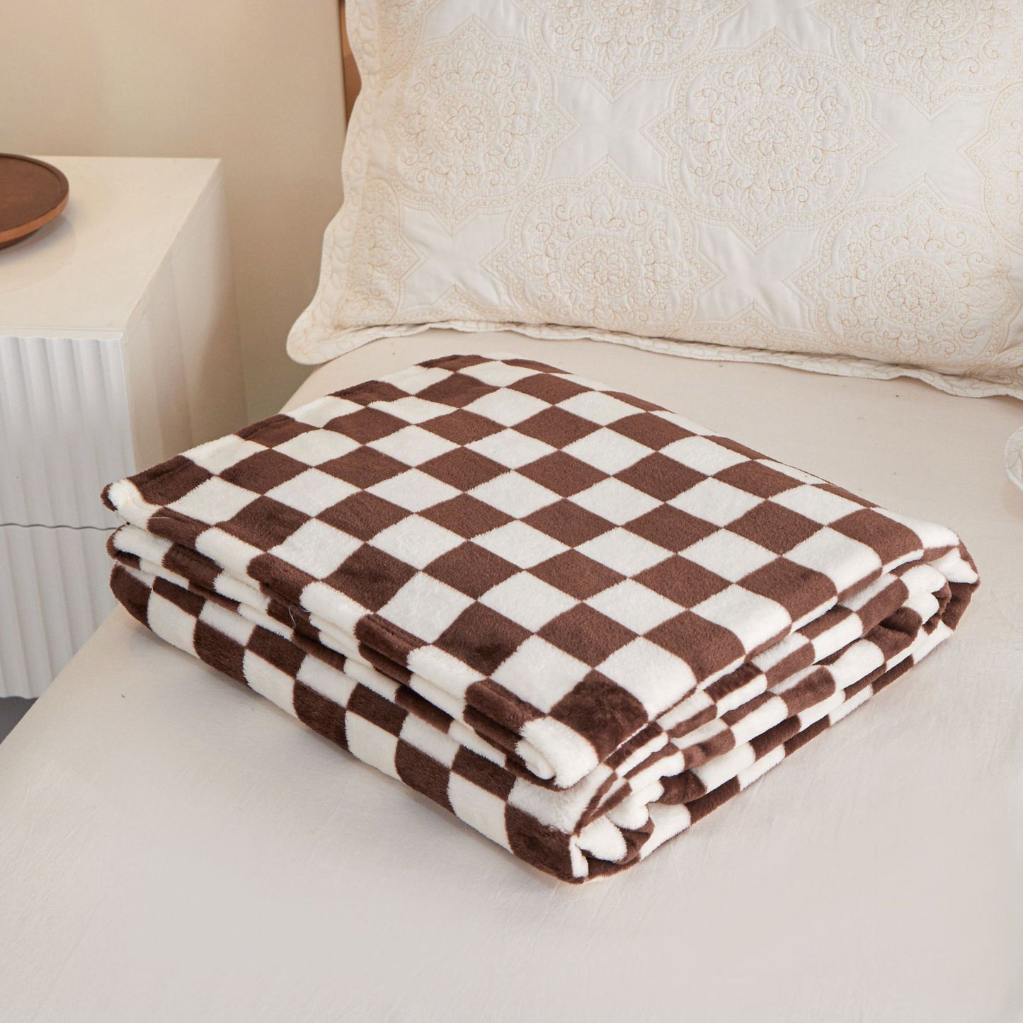 VELO Checkered Flannel Blanket | Soft Lightweight Throw or Nap Blamket
