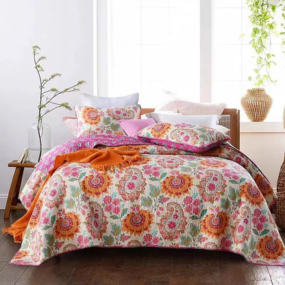 Outpost Bedding Set | Chic Kingsize Cotton Floral Three-Piece Quilted Bedding